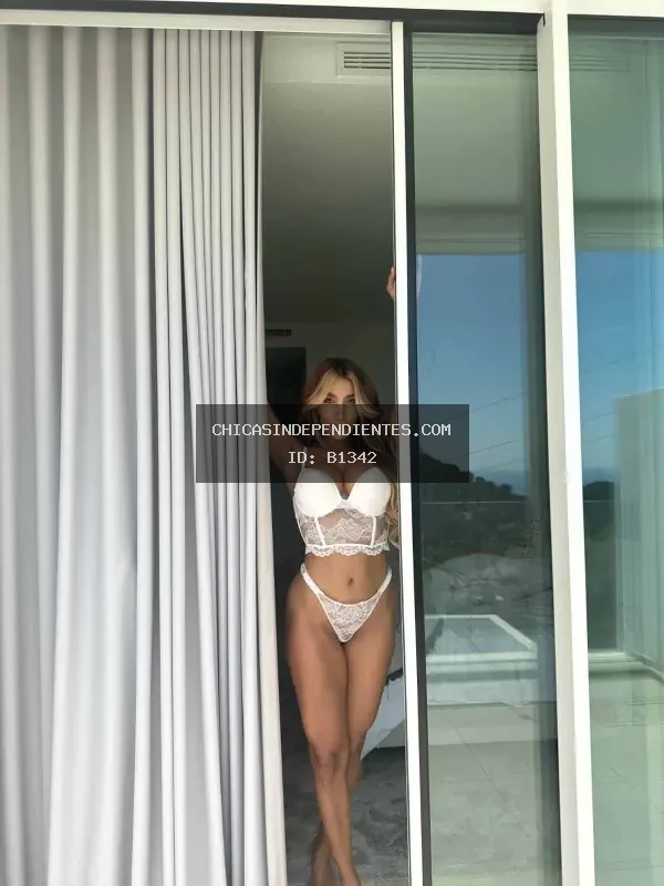 July - Escort sofisticada en Marbella, elegancia y discreción en la Costa del Sol - Foto 3 - Escorts en Marbella