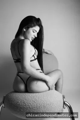 Megan, escort caribeña delgada de 21 años en Ibiza centro