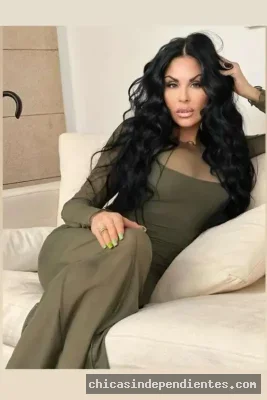 Victoria, escort madura venezolana con tetas grandes en Ibiza - Marina Botafoch