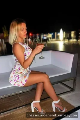 Alison, escort rubia latina pequeñita en Ibiza con vídeo