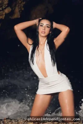 Anthonella, colombiana con culazo en Playa den Bossa Ibiza