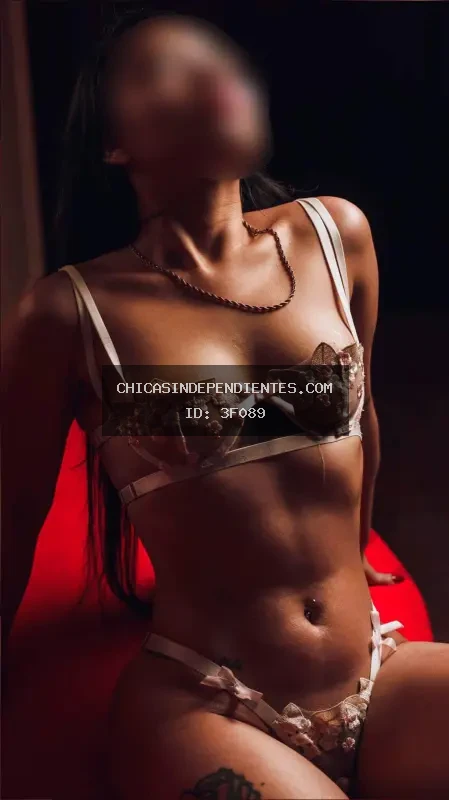 Valeria, escort latina con carácter - Agencia Blancanieves Nervión - Foto 3 - Escorts en Sevilla