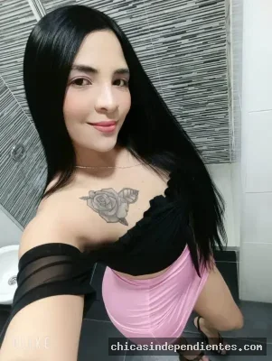 Estrella, latina elegante en Triana - Agencia Blancanieves