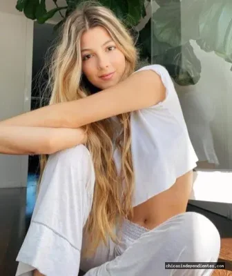 Sahara, escort española rubia de 22 años en Ciudad Lineal Madrid