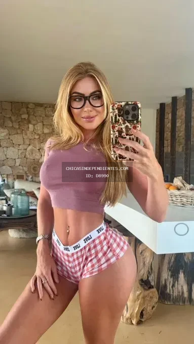 Una mujer soltera y guapísima ofrece encuentros agradables en tríos. - Foto 2 - Escorts en Málaga