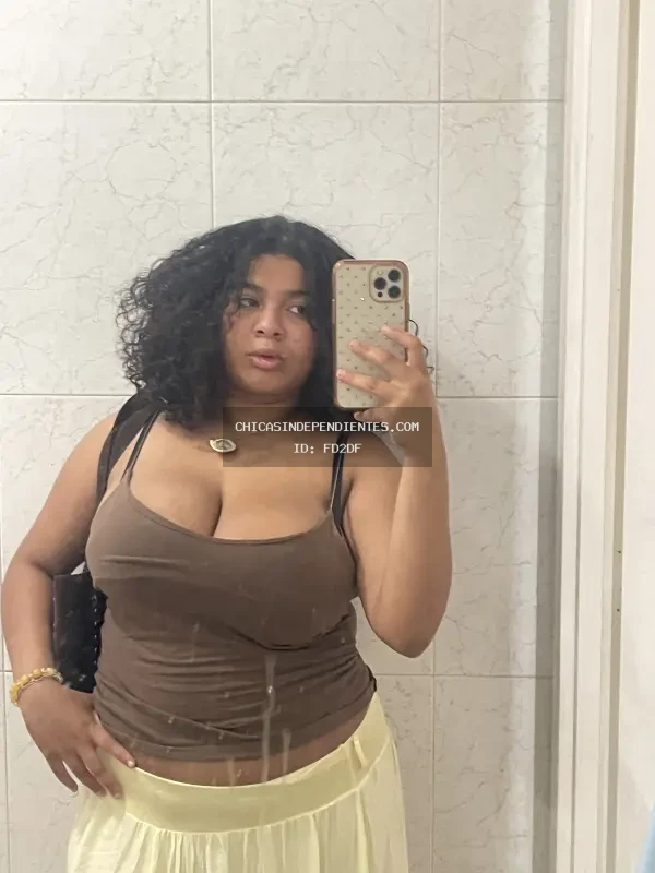 Scarlett, 20 años — dulce, femenina y un poquito peligrosa - Foto 4 - Escorts en Barcelona